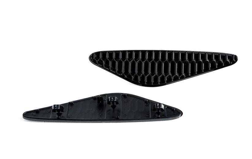BMW F9X M8 Rear Reflector Delete Kit - Honeycomb