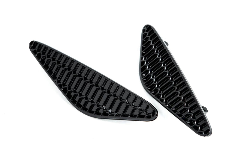 BMW F9X M8 Rear Reflector Delete Kit - Honeycomb